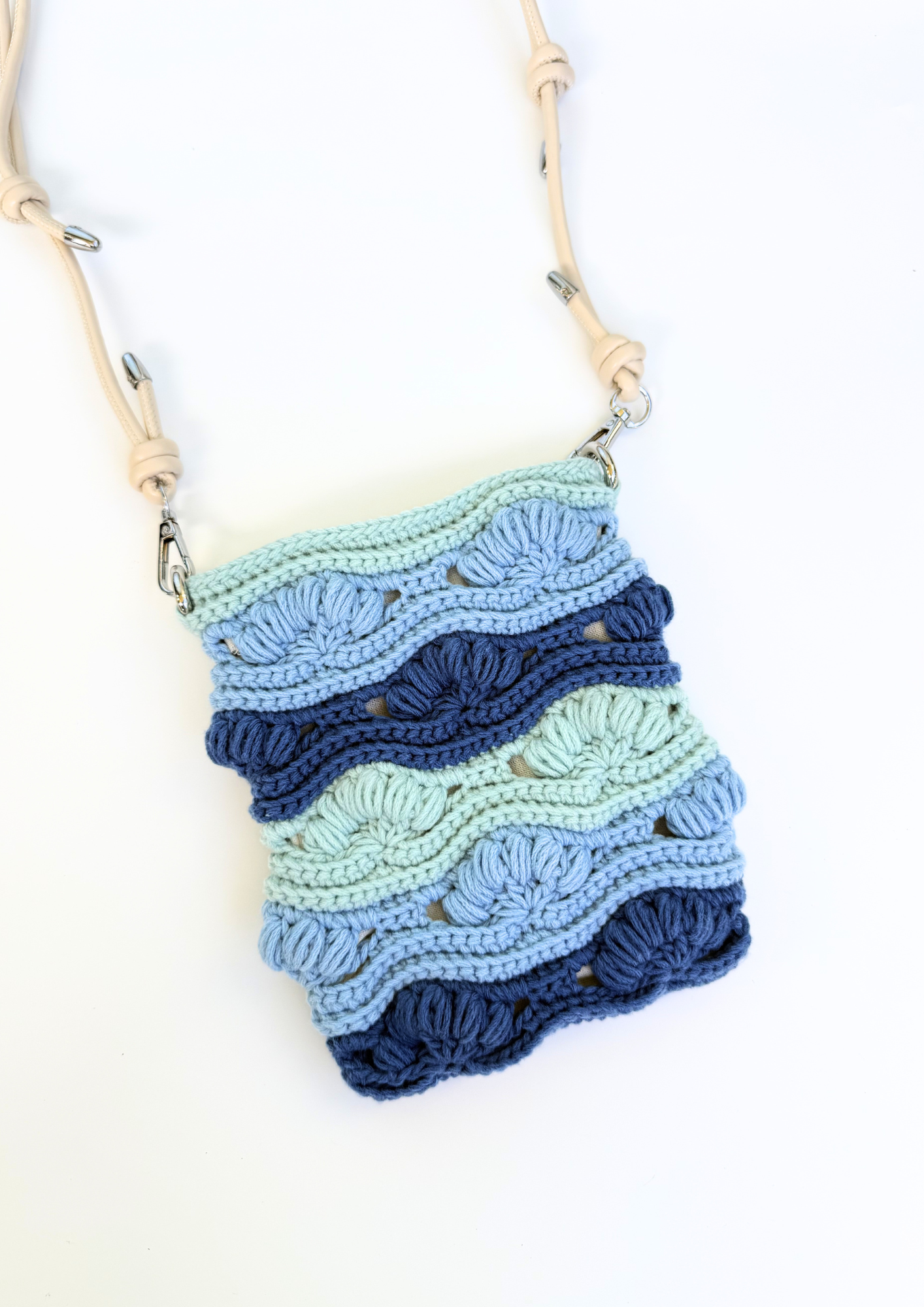 SB41 - Wavy Crochet Body bag