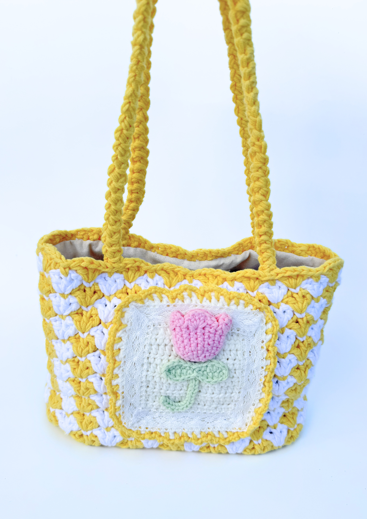 SB06 - Tulip Crochet Handbag